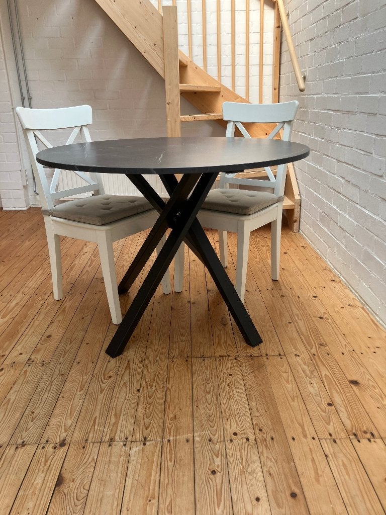 IKEA Ronde eettafel en 4 wit houten stoelen, Ophalen, Rond, Zo goed als nieuw, Vier personen