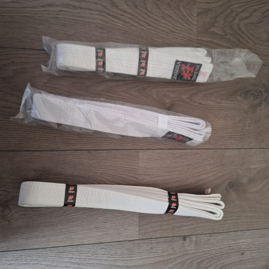 3 ongebruikte vechtsportbanden (judo, hapkido, karate), Judo, Nieuw, Ophalen of Verzenden, Vechtsportmateriaal