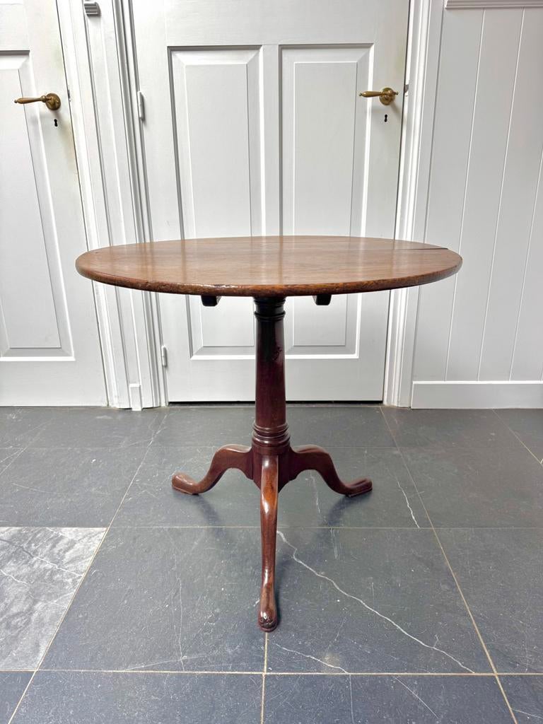 Engelse Tilttop tafel eikenhout, Ophalen