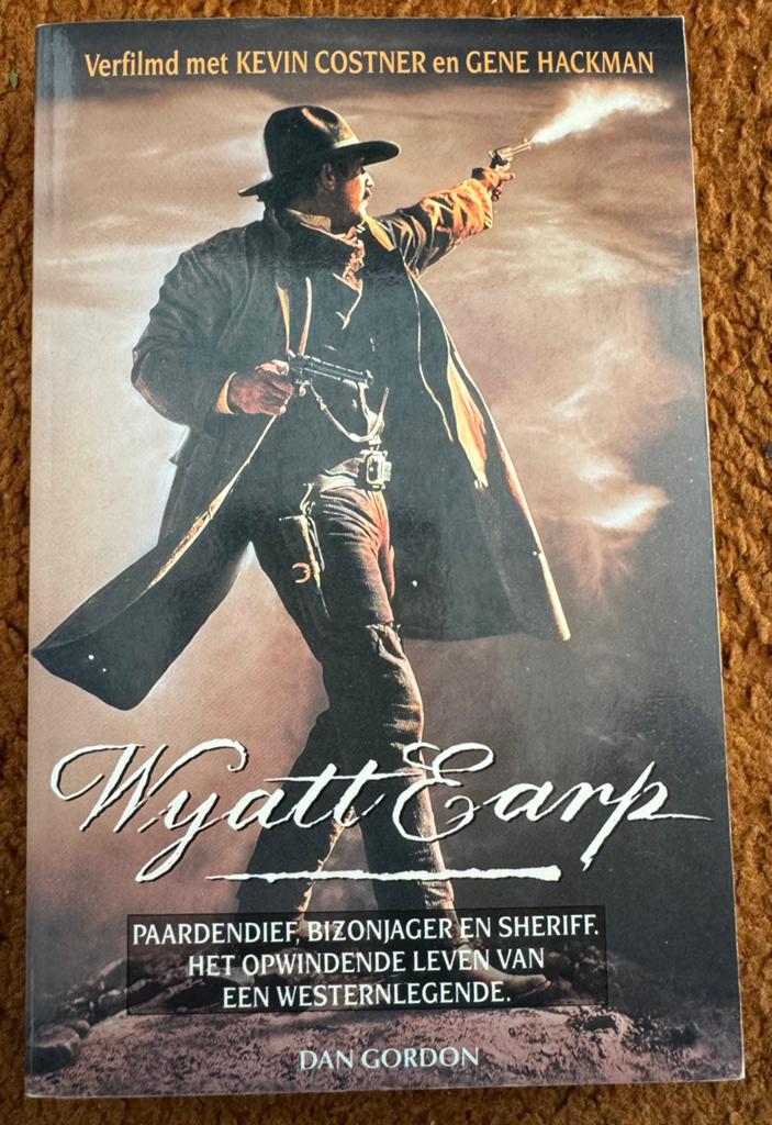 Wyatt Earp - Dan Gordon - het leven van western legende, Ophalen of Verzenden