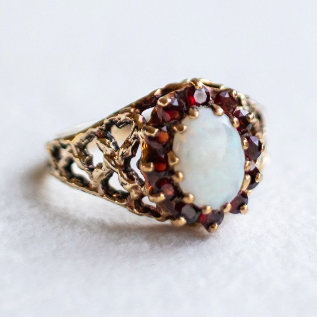 Vintage 9K gouden cluster ring met granaat en opaal - 16,5, Ophalen of Verzenden, Met edelsteen, Dame, Goud