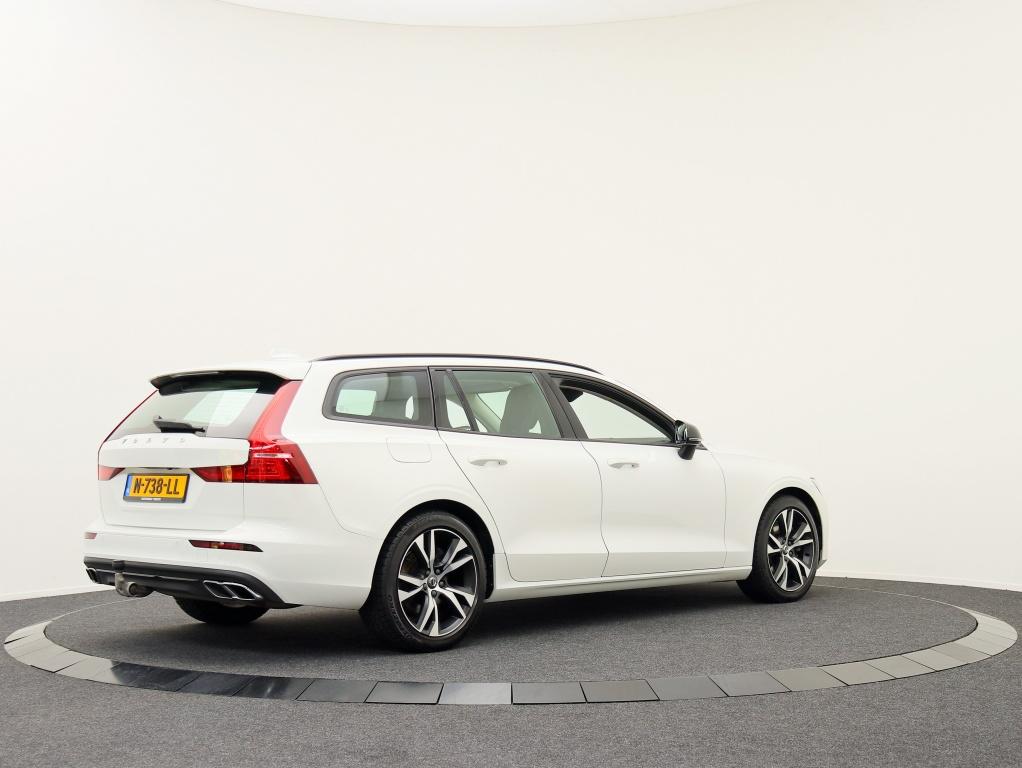 Volvo V60 2.0 B3 Momentum Advantage | Elek. trekhaak | Navi, Automaat, Stof, 4 cilinders, 1969 cc