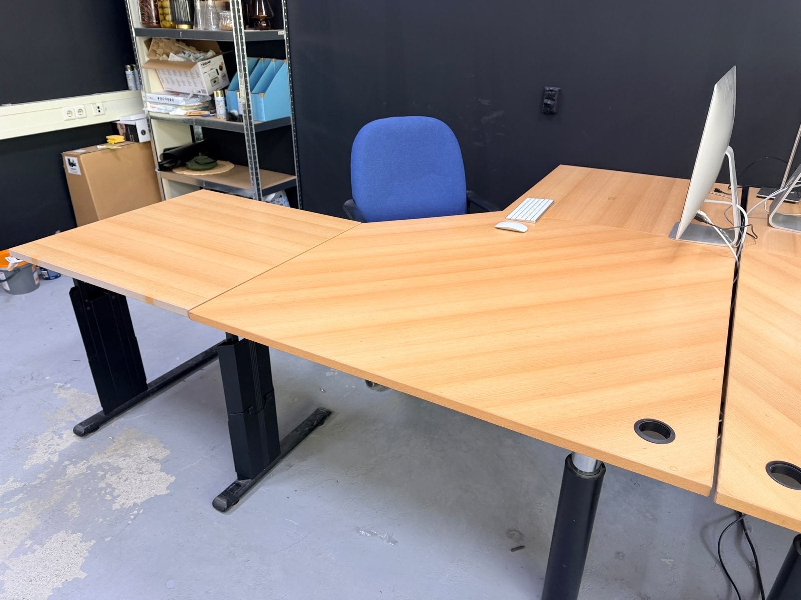 Bureau met lades en in hoogte verstelbaar, Ophalen, Gebruikt, Hout, Hoekbureau