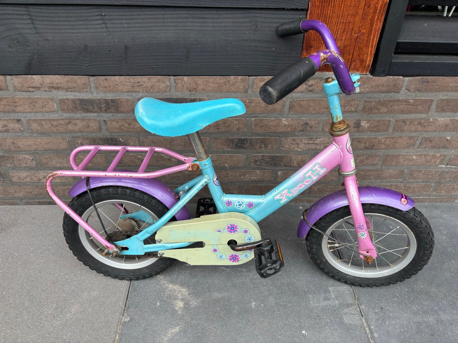Kinderfiets voor de beginneling - Roze/Blauw, Fietsen en Brommers, Ophalen, Gebruikt, Terugtraprem, Minder dan 16 inch