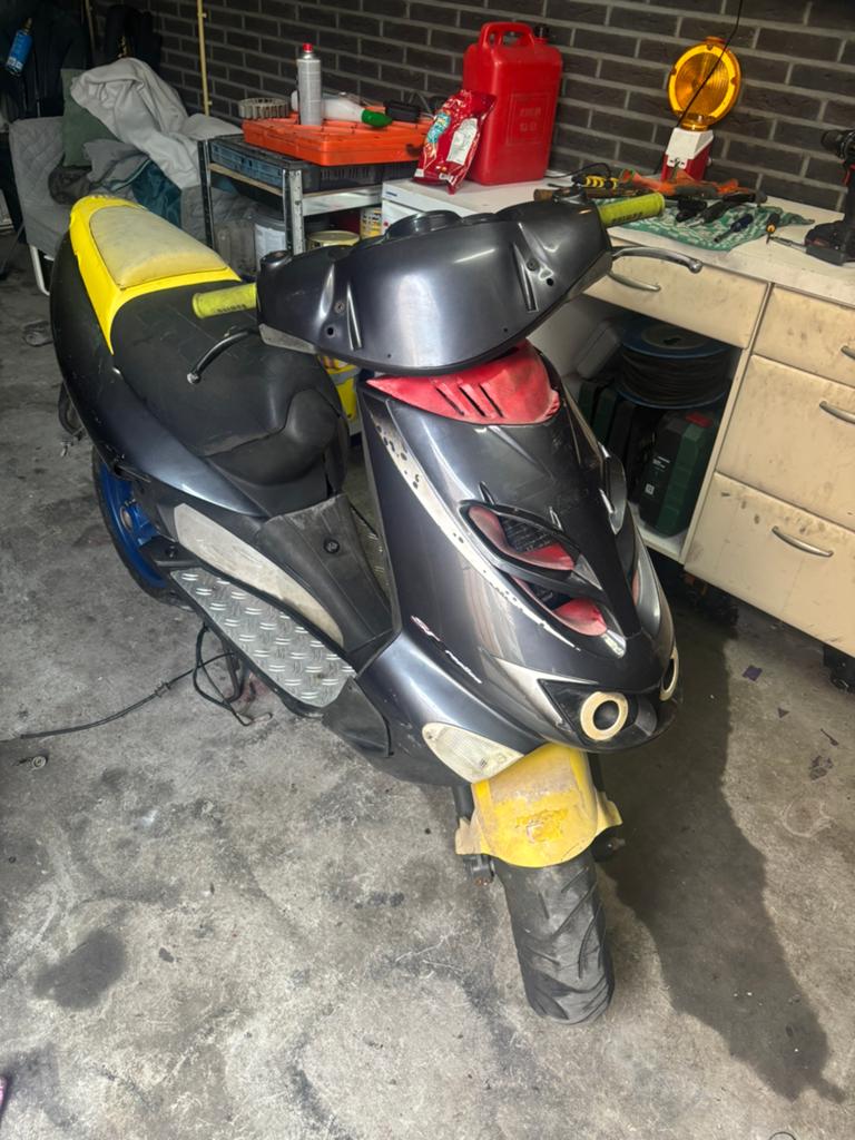 Aprilia sr50 opknapper, Ophalen of Verzenden, Zo goed als nieuw, Tweetakt, SR 50