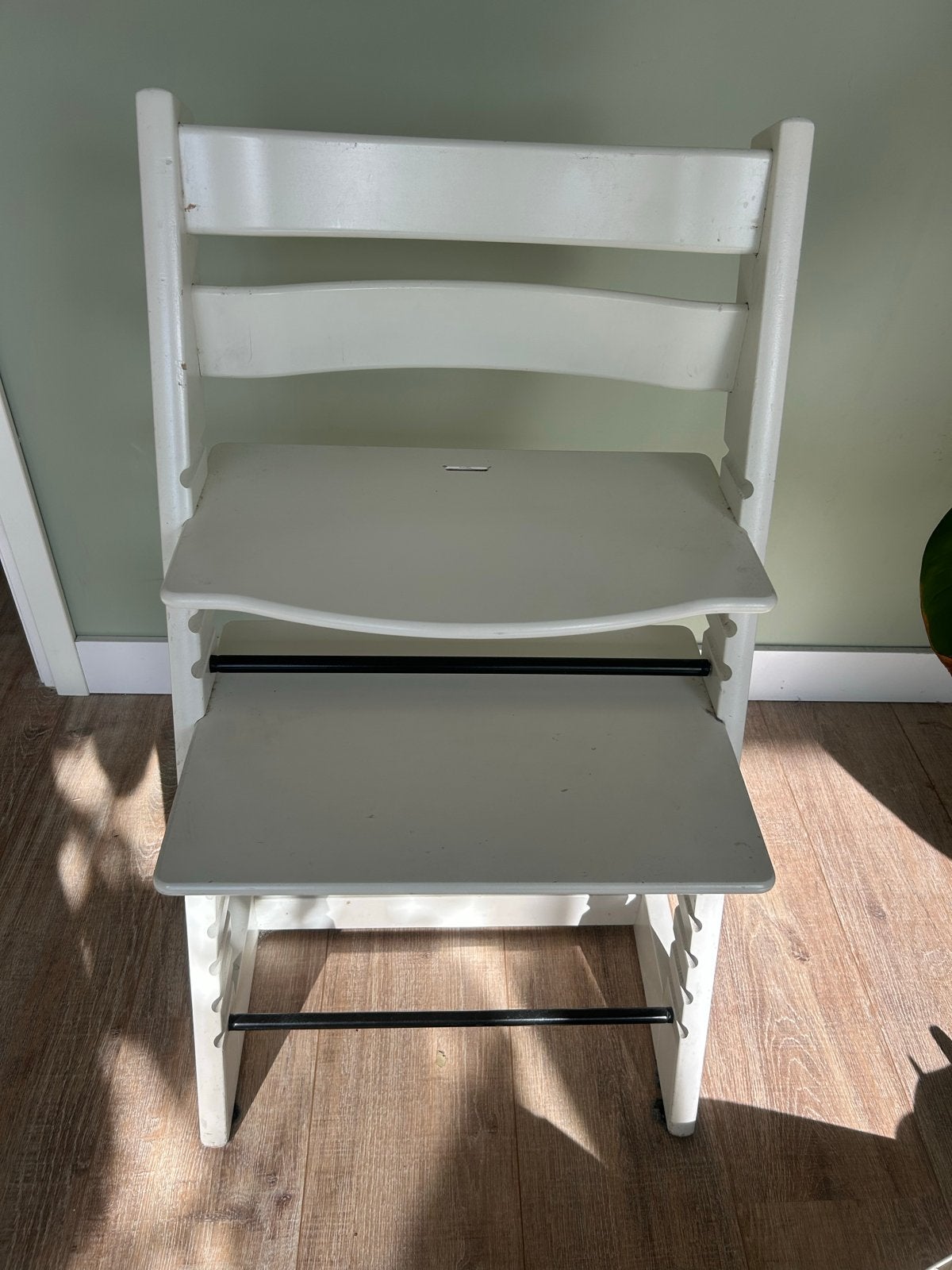Stokke Tripp Trapp kinderstoel met accessoires, Kinderen en Baby's, Kinderstoelen, Ophalen, Gebruikt, Meegroeistoel, Afneembaar eetblad