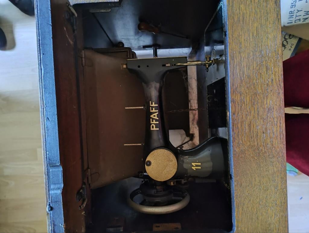 Pfaff naaimachine in kast met origineel boekje, Ophalen of Verzenden, Gebruikt, Naaimachine, Pfaff