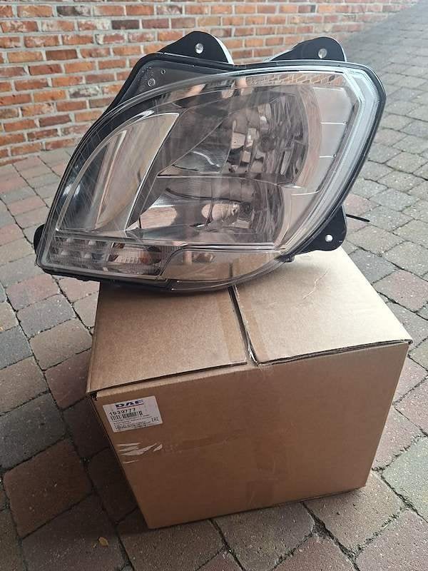 Daf CF/XF Euro 6 koplamp links met stelmotor nieuw in doos!!, Ophalen, Nieuw, DAF, Verlichting