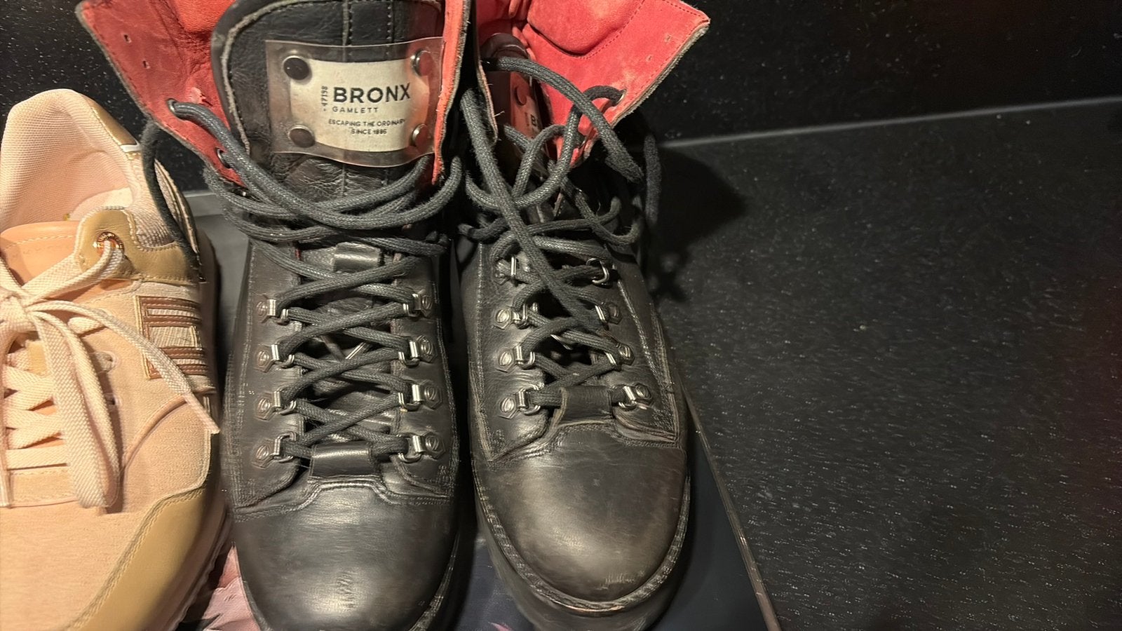 Gave schoenen maat 38 bronx, Kleding | Dames, Ophalen of Verzenden, Zo goed als nieuw, Zwart, Sneakers of Gympen