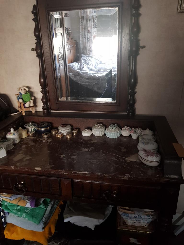 Mooie antieke kaptafel met marmeren blad  en 2 lades, Ophalen of Verzenden