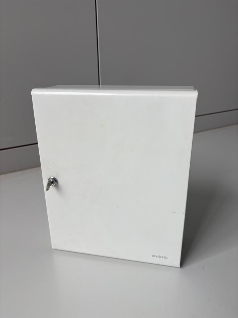 Vintage Brabantia metalen medicijnkastje wit afsluitbaar, Minder dan 50 cm, Gebruikt, Overige typen, Ophalen of Verzenden