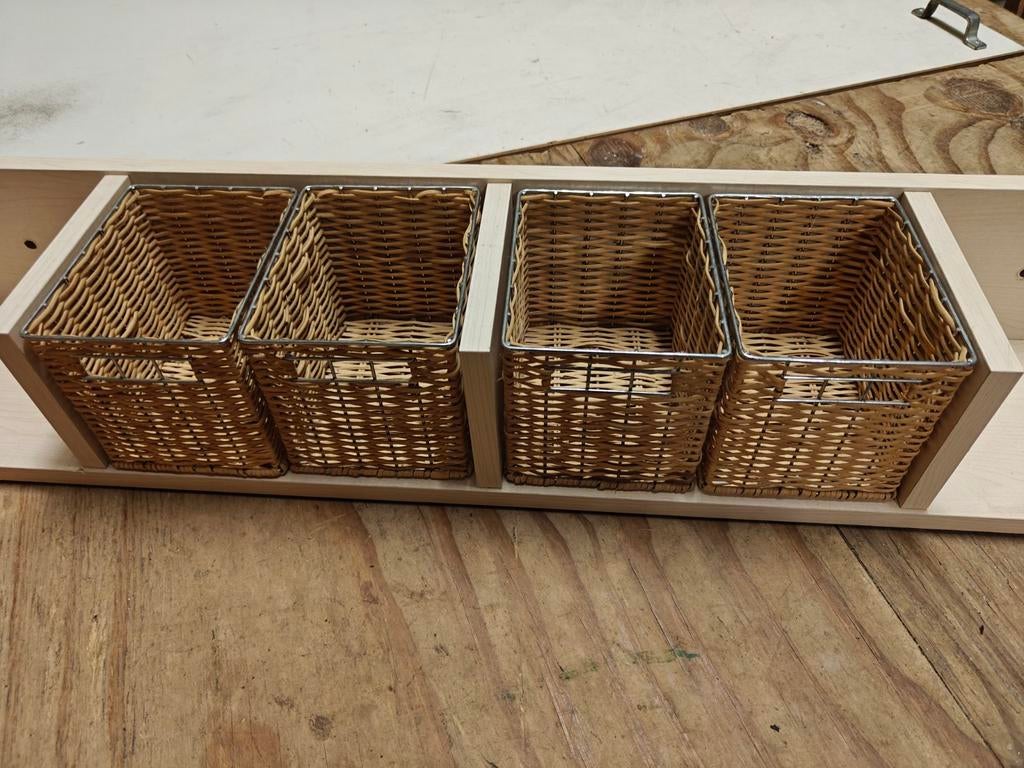 Houten wandkapstok met 4 rieten mandjes, Wandkapstok, Gebruikt, Ophalen of Verzenden, Minder dan 100 cm