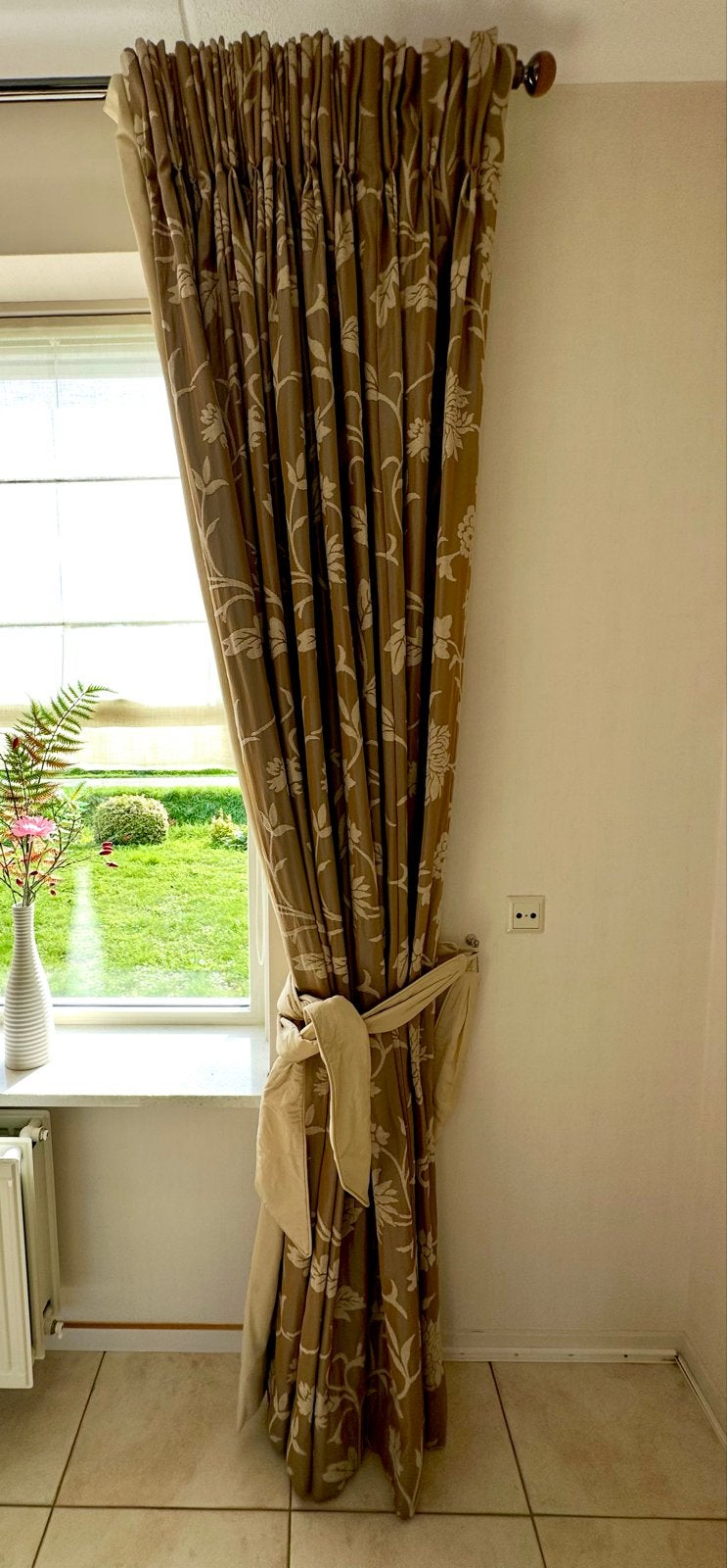 Gordijnen (taupe), dubbele plooi ca. 3m met roede, Ophalen, Overige merken, Beige, 250 cm