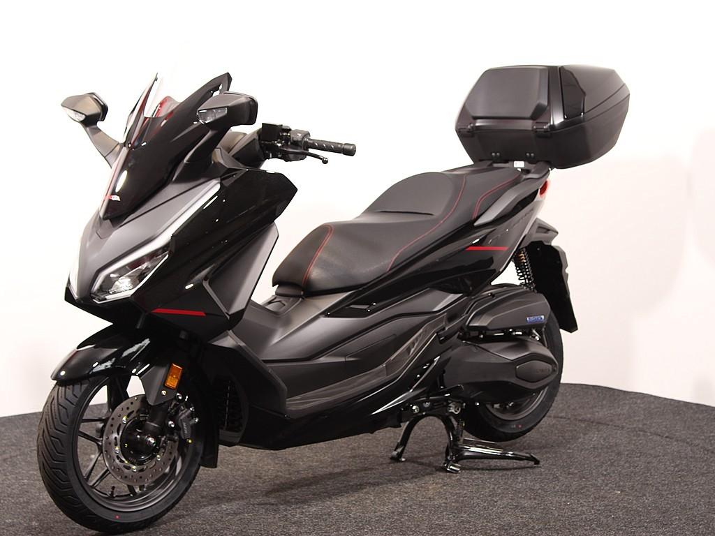 Honda Forza 350, Bedrijf, Scooter