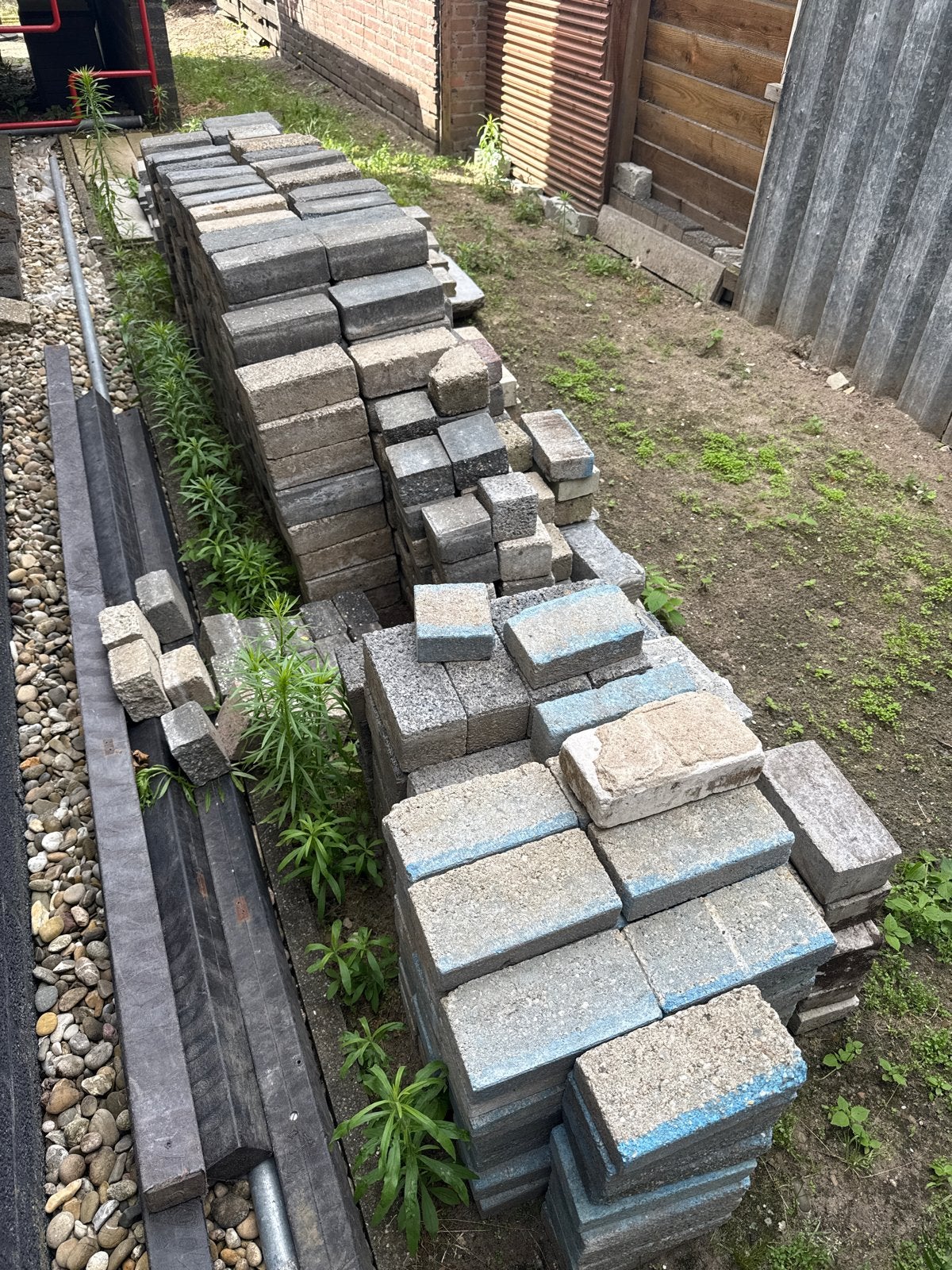 GRATIS Gebruikte betontegels voor tuin of oprit, Doe-het-zelf en Verbouw, Ophalen, Overige materialen, Gebruikt, Minder dan 20 cm