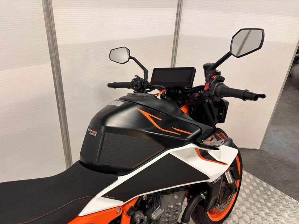 KTM 990 Duke R (bj 2026), Motoren, 2 cilinders, KTM, Motorrijbewijs A, Bedrijf
