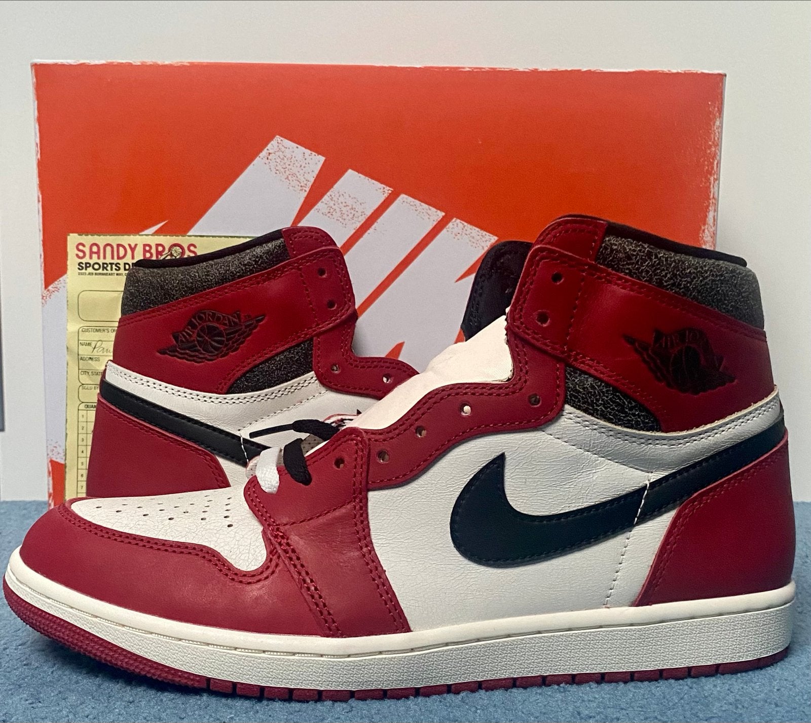 Nike Air Jordan 1 Retro High OG Lost and FoundVarsity Red, Ophalen of Verzenden, Nieuw, Overige kleuren, Sneakers of Gympen