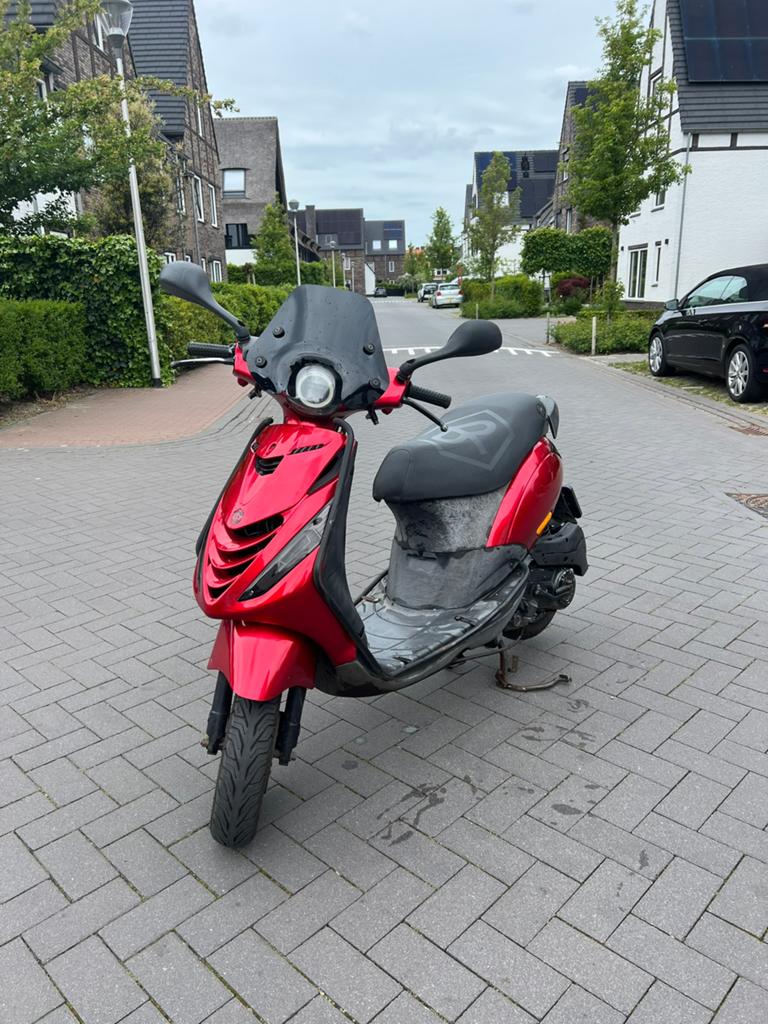 Zip Scooter - Candy Red Kappen, Fietsen en Brommers, Scooters | Piaggio, Ophalen, Gebruikt, Maximaal 45 km/u, Zip