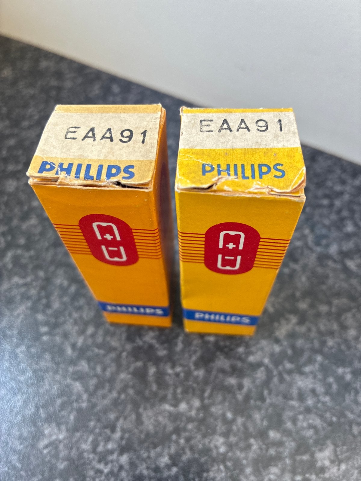 2x Philips EAA91 NOS buizen - Nieuw in doos, Ophalen of Verzenden