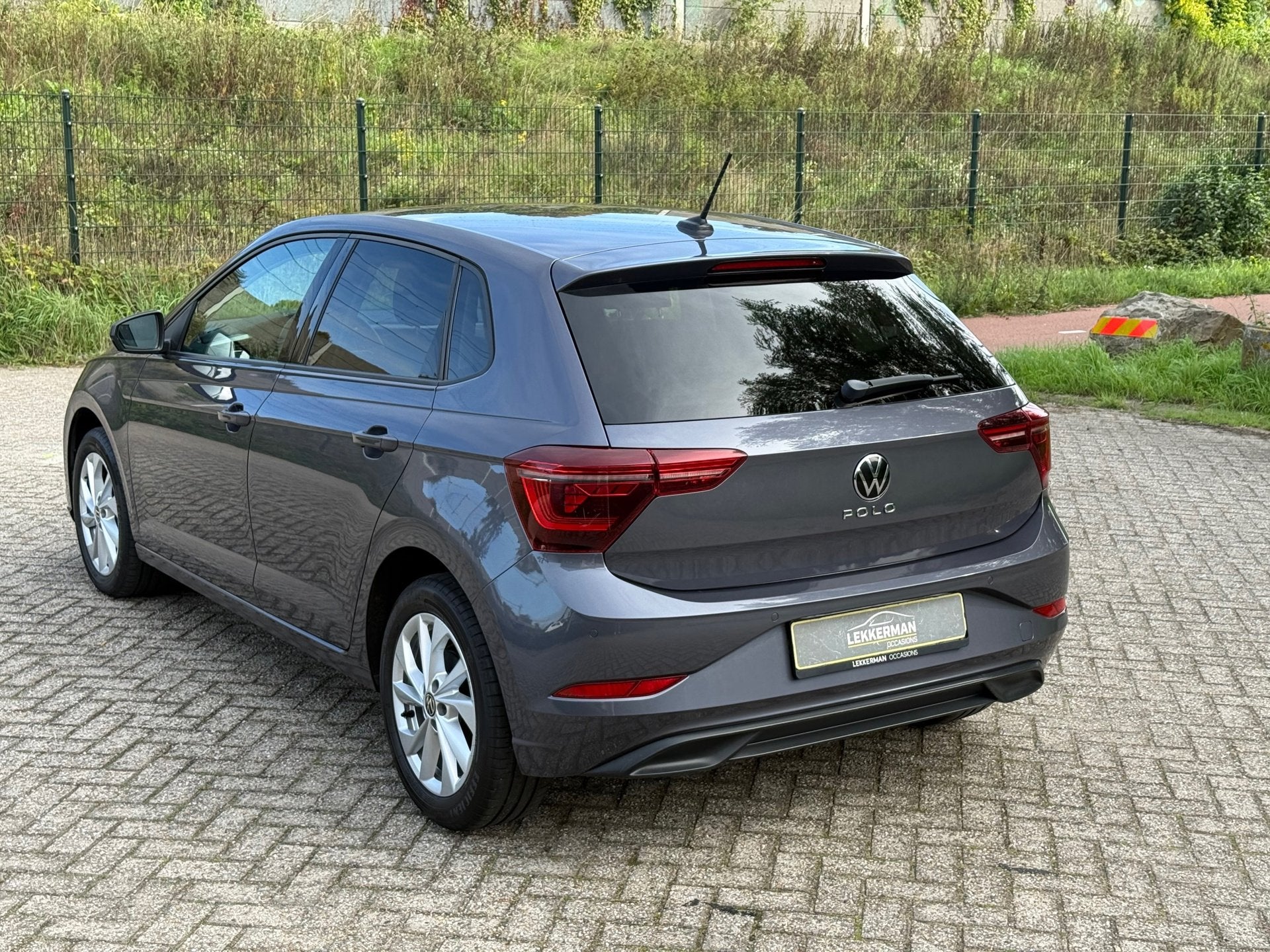 Foto 2 van Volkswagen Polo 1.0 TSI Life IQ I CAMERA I CARPLAY I VIRTUAL
