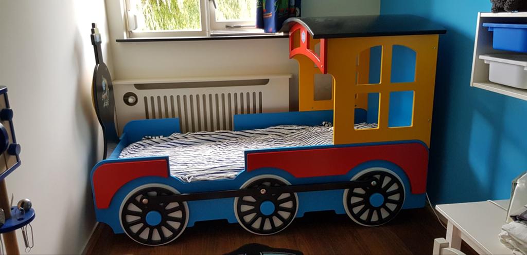 Peuterbed, kleuterbed, Thomas de trein, Ophalen, 70 tot 85 cm, Zo goed als nieuw, Matras