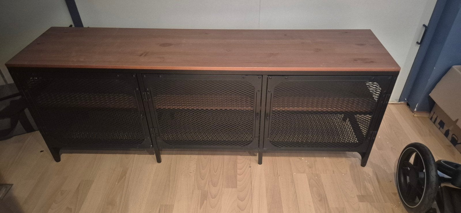 IKEA FJÄLLBO TV-meubel (150x36x54 cm)
Industriële stijl, Ophalen, 100 tot 150 cm, Zo goed als nieuw, Minder dan 100 cm