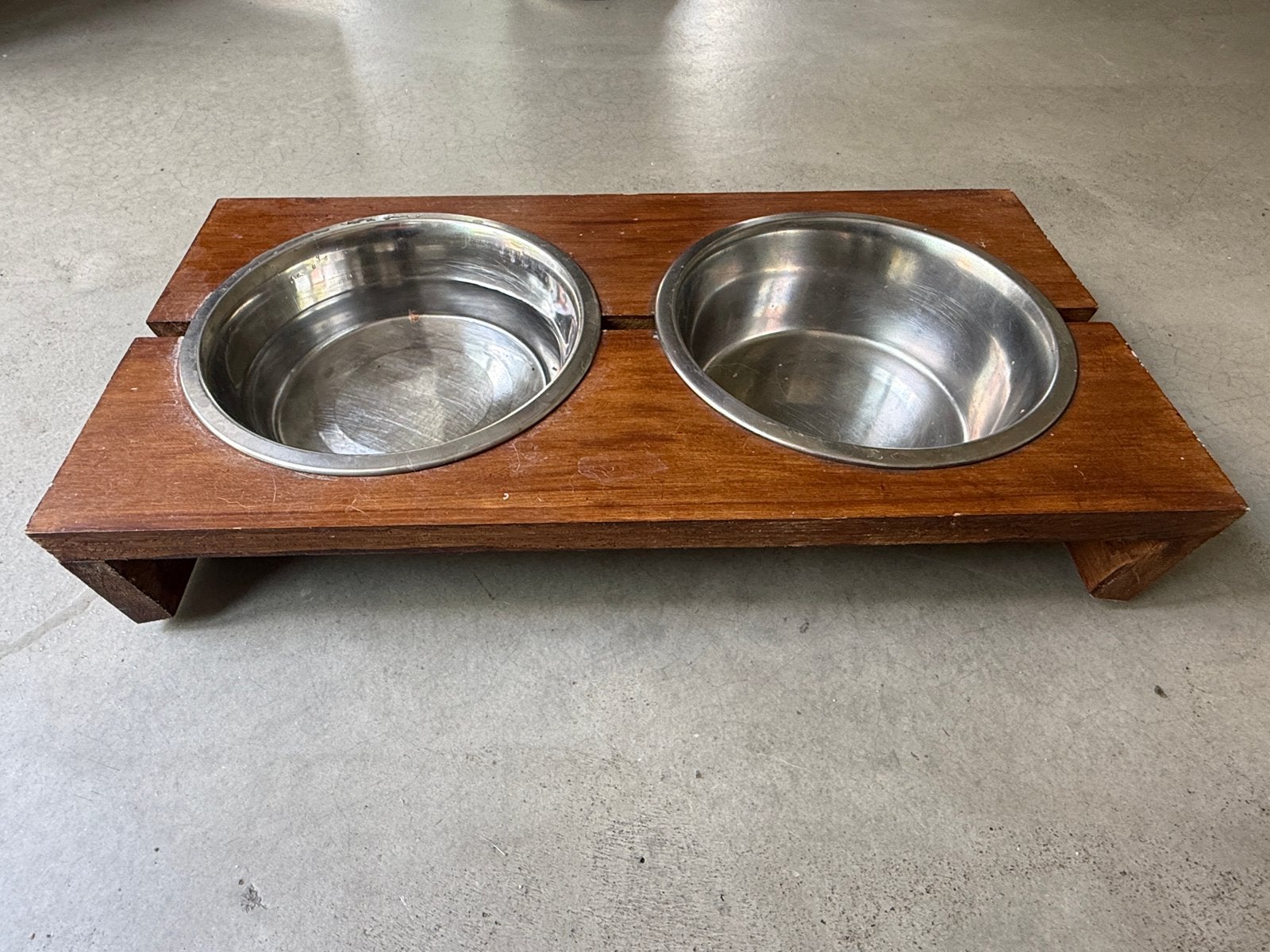 Voerbakhouder hond, Dieren en Toebehoren, Hondenvoerbakken en Drinkbakken, Ophalen, Zo goed als nieuw