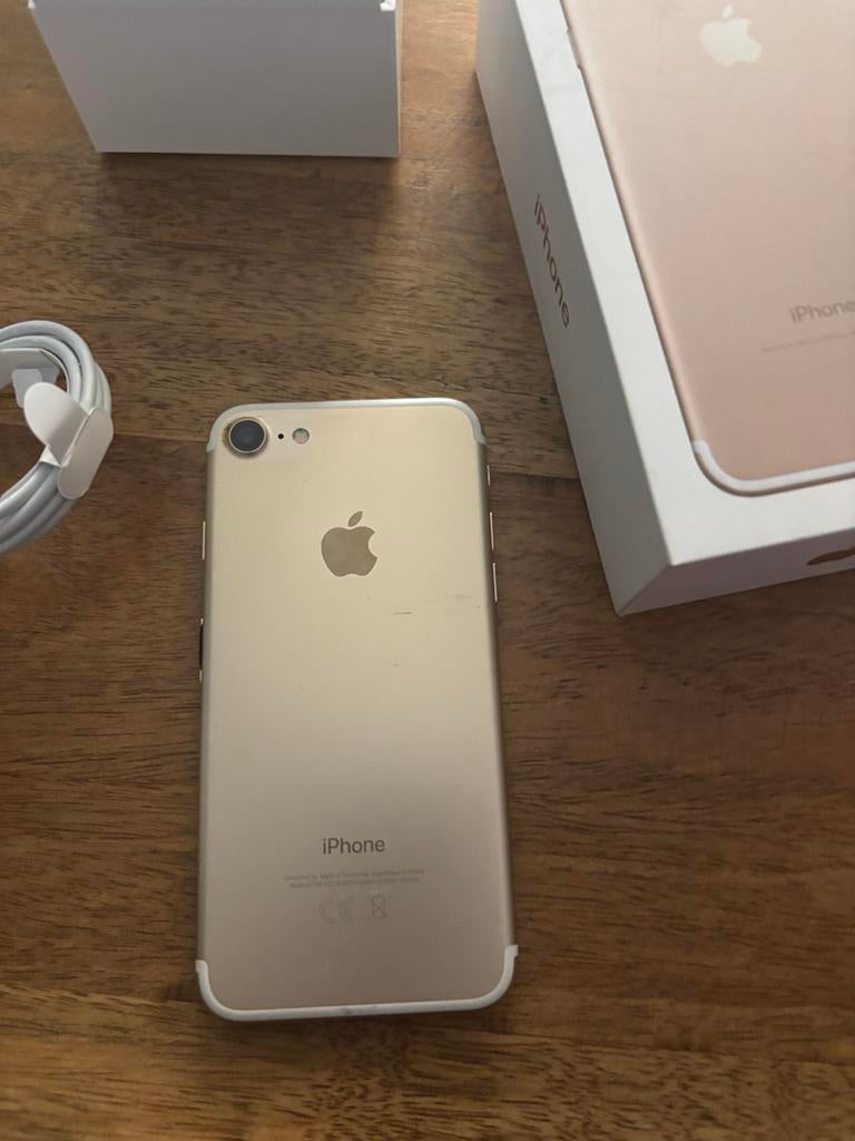 Roze iPhone 7 met doos en oplader, Telecommunicatie, Mobiele telefoons | Apple iPhone, Gebruikt, Ophalen of Verzenden, IPhone 7