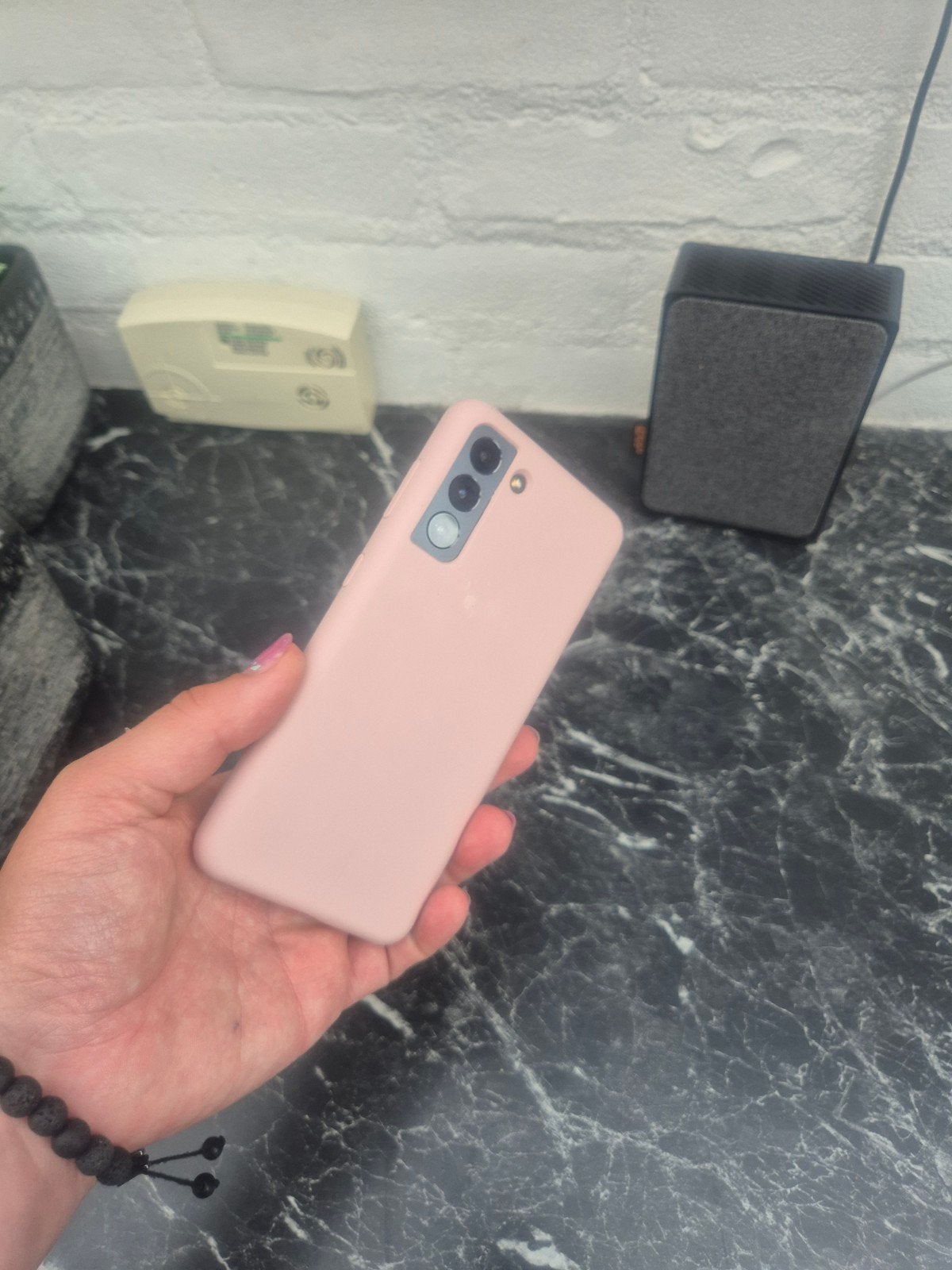 Samsung s21 met hoesje en schermbeveiliging, Telecommunicatie, Mobiele telefoons | Samsung, Ophalen, Zwart, Zo goed als nieuw