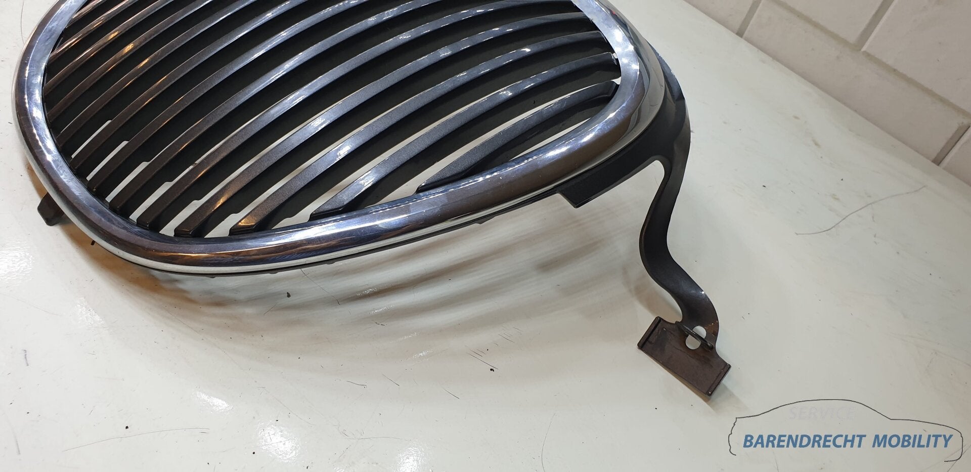 Jaguar S-Type II 2 X200 radiateur grille 2R83-8A100-AA 2R83-, Auto-onderdelen, Gebruikt, Abbey Road, Whitley 1
CV3 4LF  Coventry