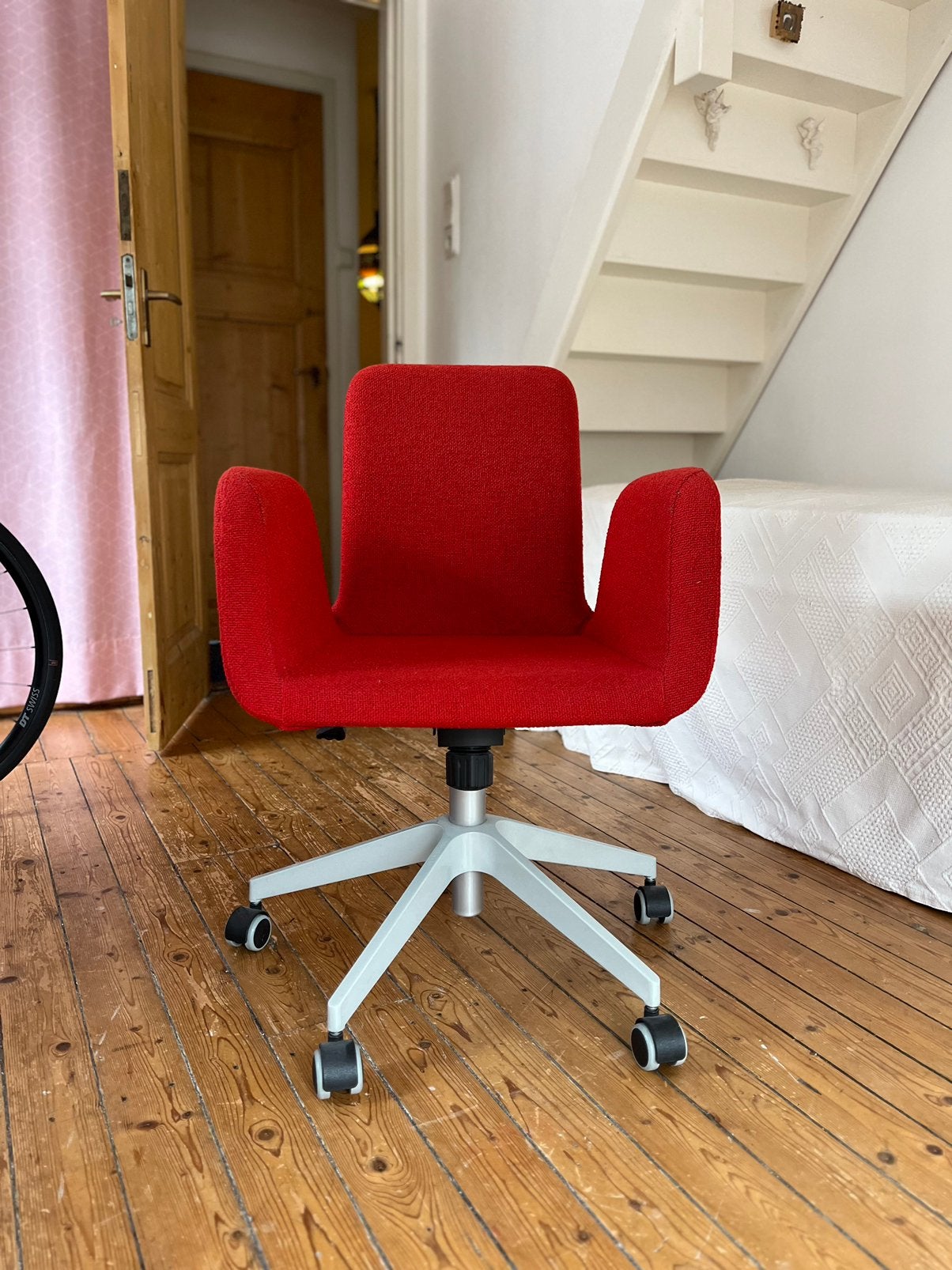 Bureaustoel Ikea Patrik 42001 rood gestoffeerd, Ophalen, Zo goed als nieuw, Rood