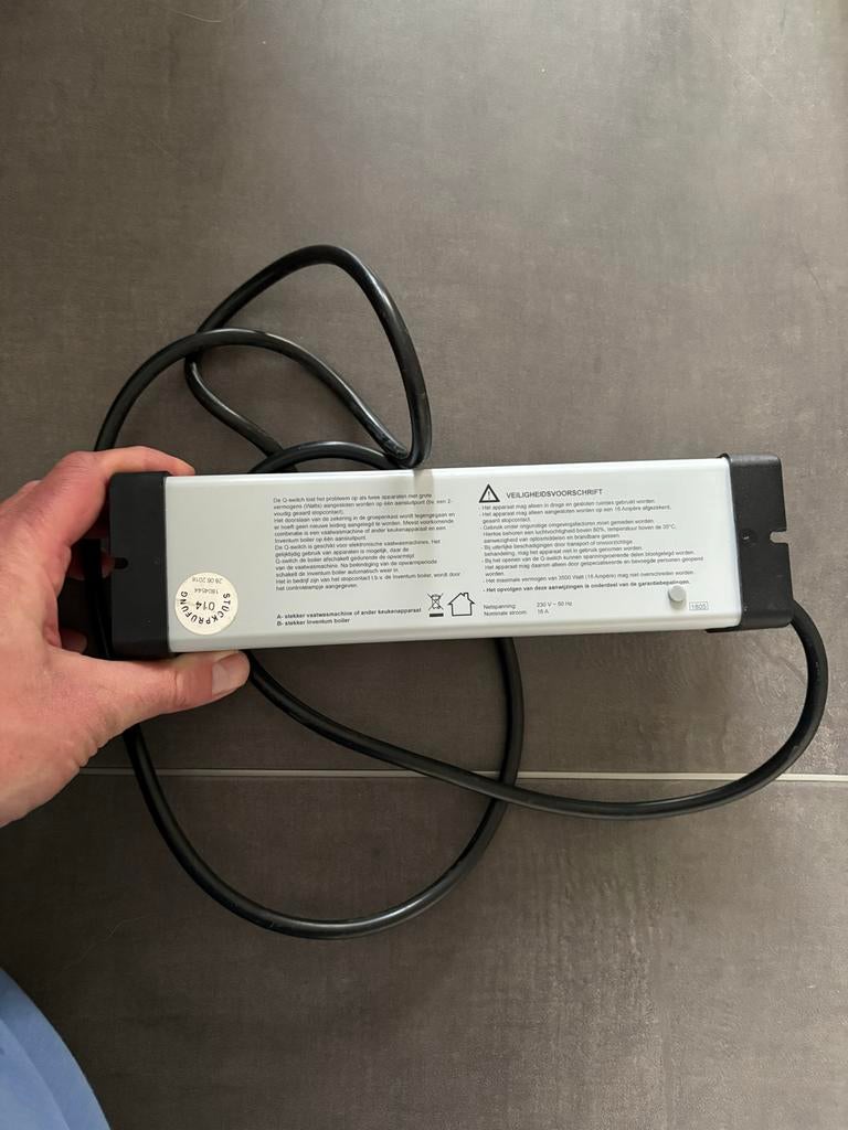 Inventum Q-switch stroomverdeler, Ophalen of Verzenden, Gebruikt
