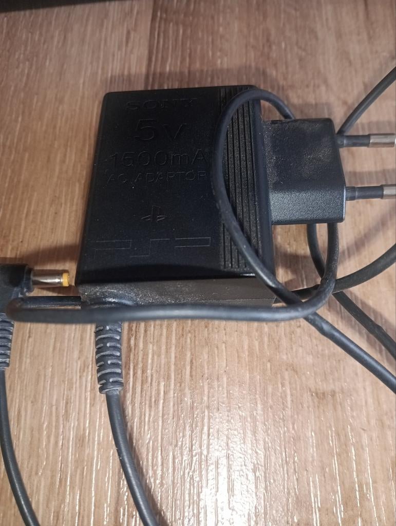 Adapter psp, Spelcomputers en Games, Ophalen of Verzenden, Gebruikt, Zwart, PSP