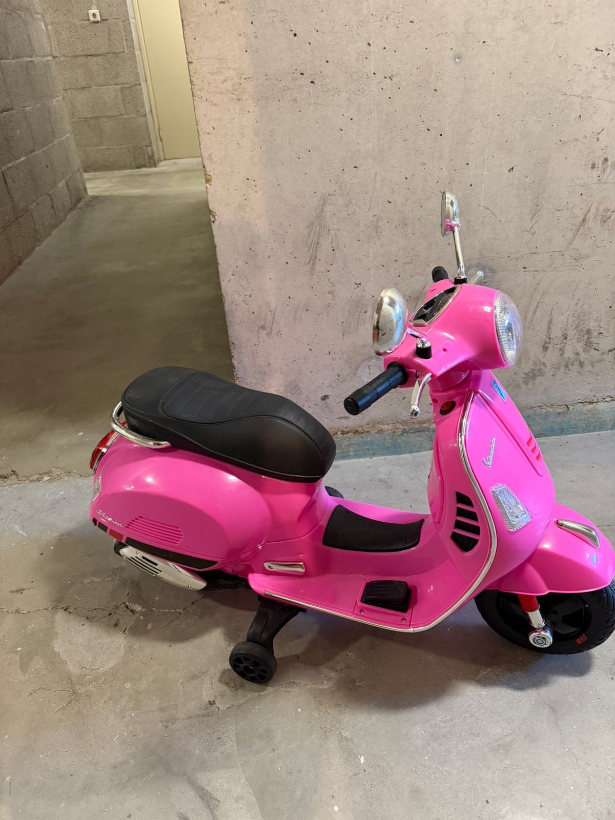 Roze speelgoed  vespa, Ophalen of Verzenden, Zo goed als nieuw