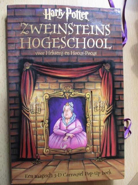Harry Potter magisch 3D Carrousel pop-up boek  Zweinsteins H, Ophalen of Verzenden, Zo goed als nieuw