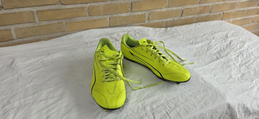 Puma voetbalschoenen maat 43, Sport en Fitness, Gebruikt, Maat XS of kleiner, Schoenen, Ophalen of Verzenden