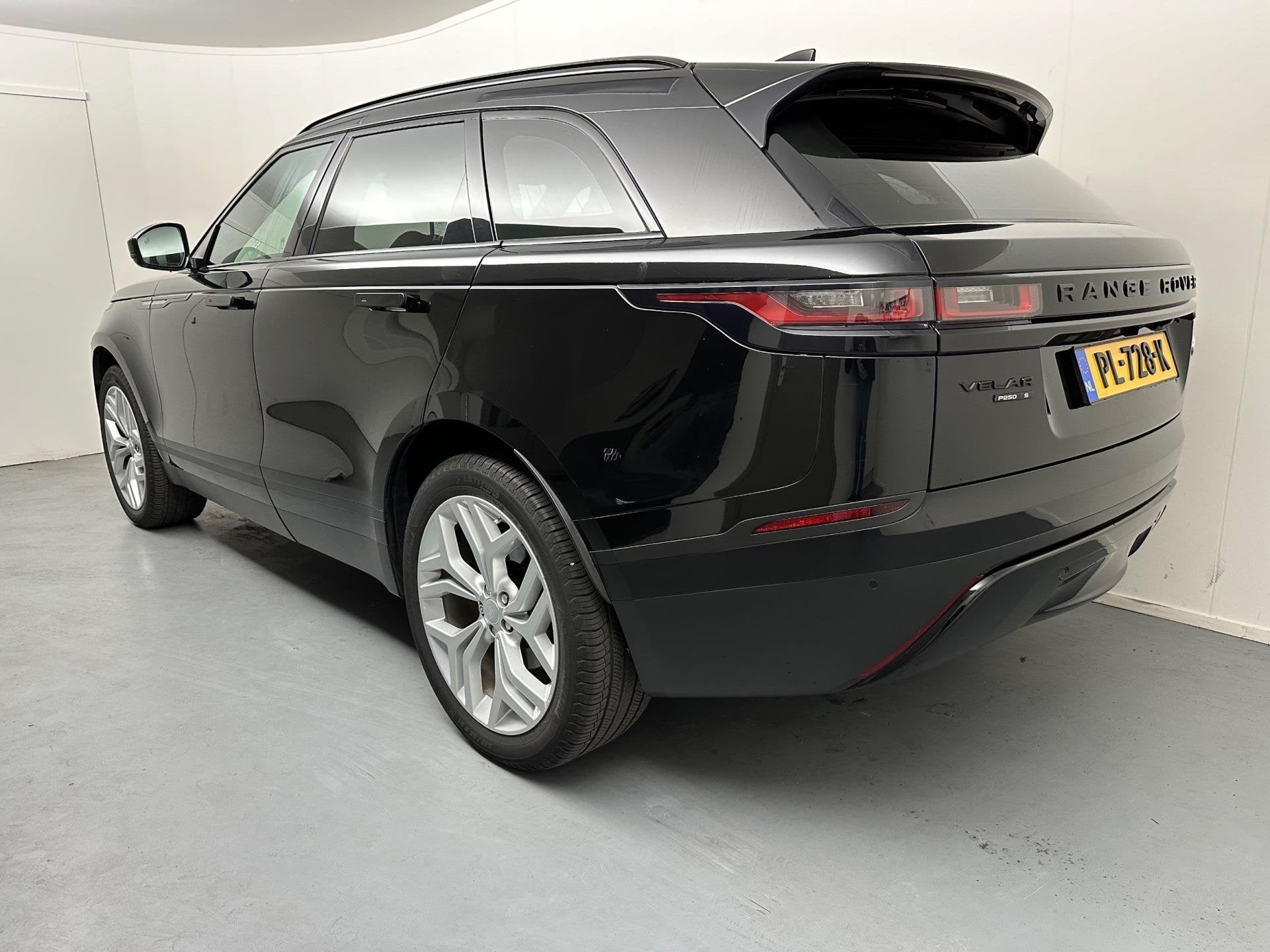 Land Rover Range Rover Velar 2.0 I4 Turbo AWD R-Dynamic SE |, Dealer onderhouden, Gebruikt, Euro 6, 4 cilinders