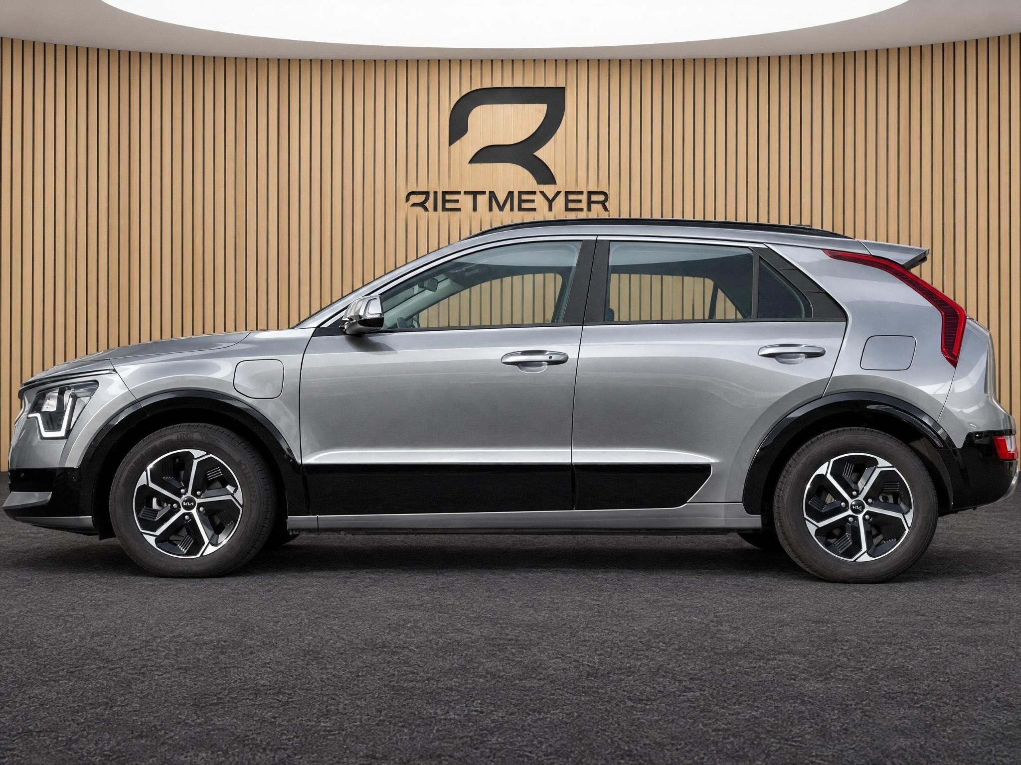 Foto 2 van Kia Niro 1.6 GDi PHEV DynamicLine |Camera |Elektr. stoel |Ke