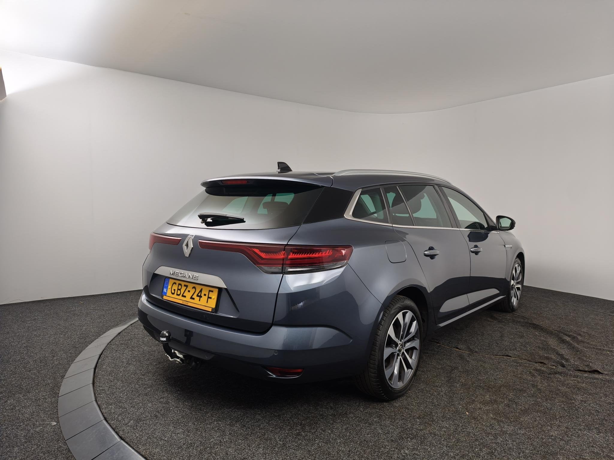 Renault Mégane Estate 1.3 TCe 140 Techno | Trekhaak | Stoel, Auto's, Stof, Gebruikt, Euro 6, 4 cilinders