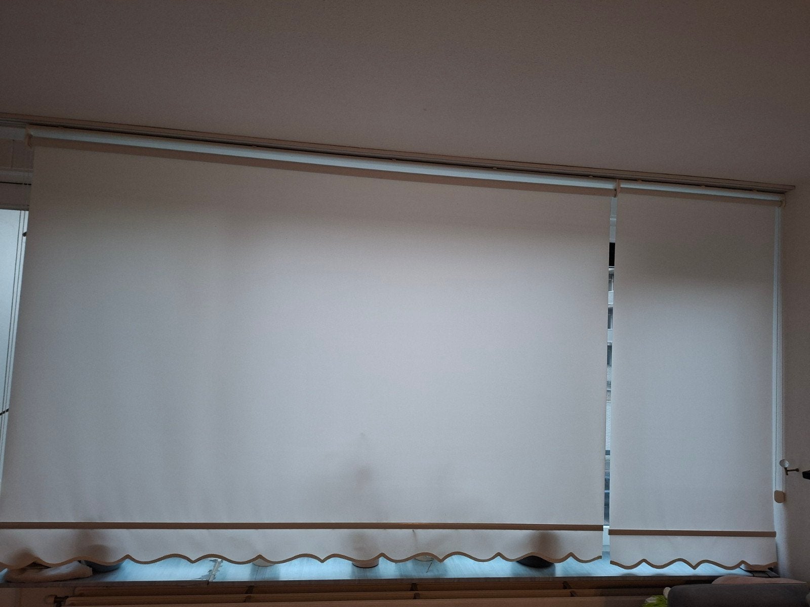 Crèmekleurige rolgordijnen 2stuks/brd250cm/Ln2mtr /brd1mtr/L, Gebruikt, Ophalen of Verzenden, Lichtdoorlatend, Rolgordijn
