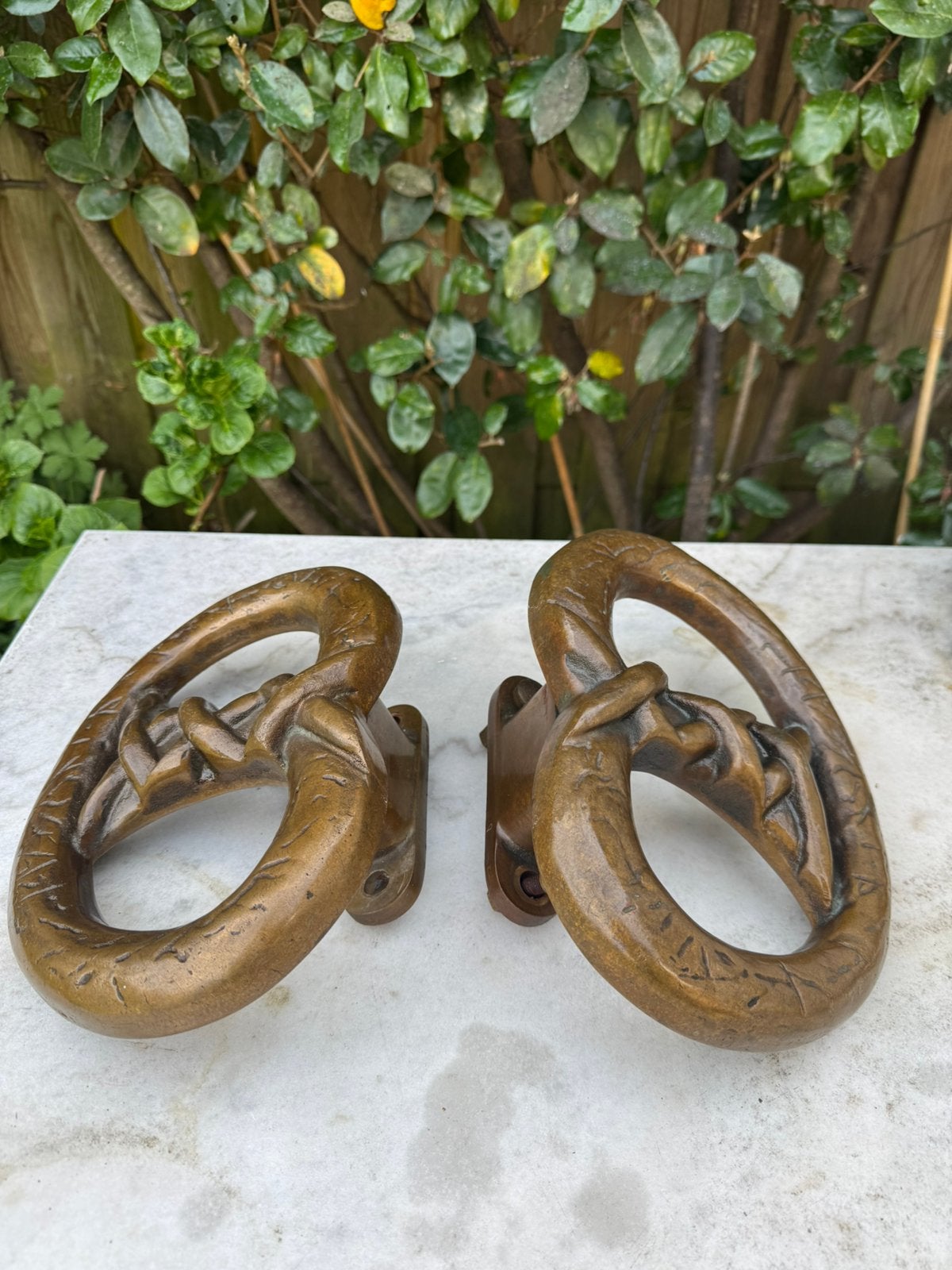 Oude zwaar bronzen bakkerij krakeling handvatten brons, Antiek en Kunst, Antiek | Koper en Brons, Ophalen of Verzenden