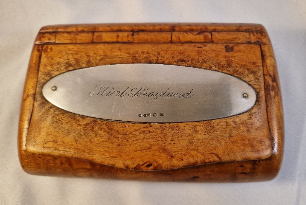 Tabaksdoos-wortelhout+zilveren ovaal. Antiek 1850-1861., Antiek en Kunst, Ophalen of Verzenden