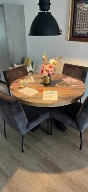 Ronde eettfale met 4 stoelen van Het Anker meubelen, Ophalen, Zo goed als nieuw, 4 tot 6 stoelen