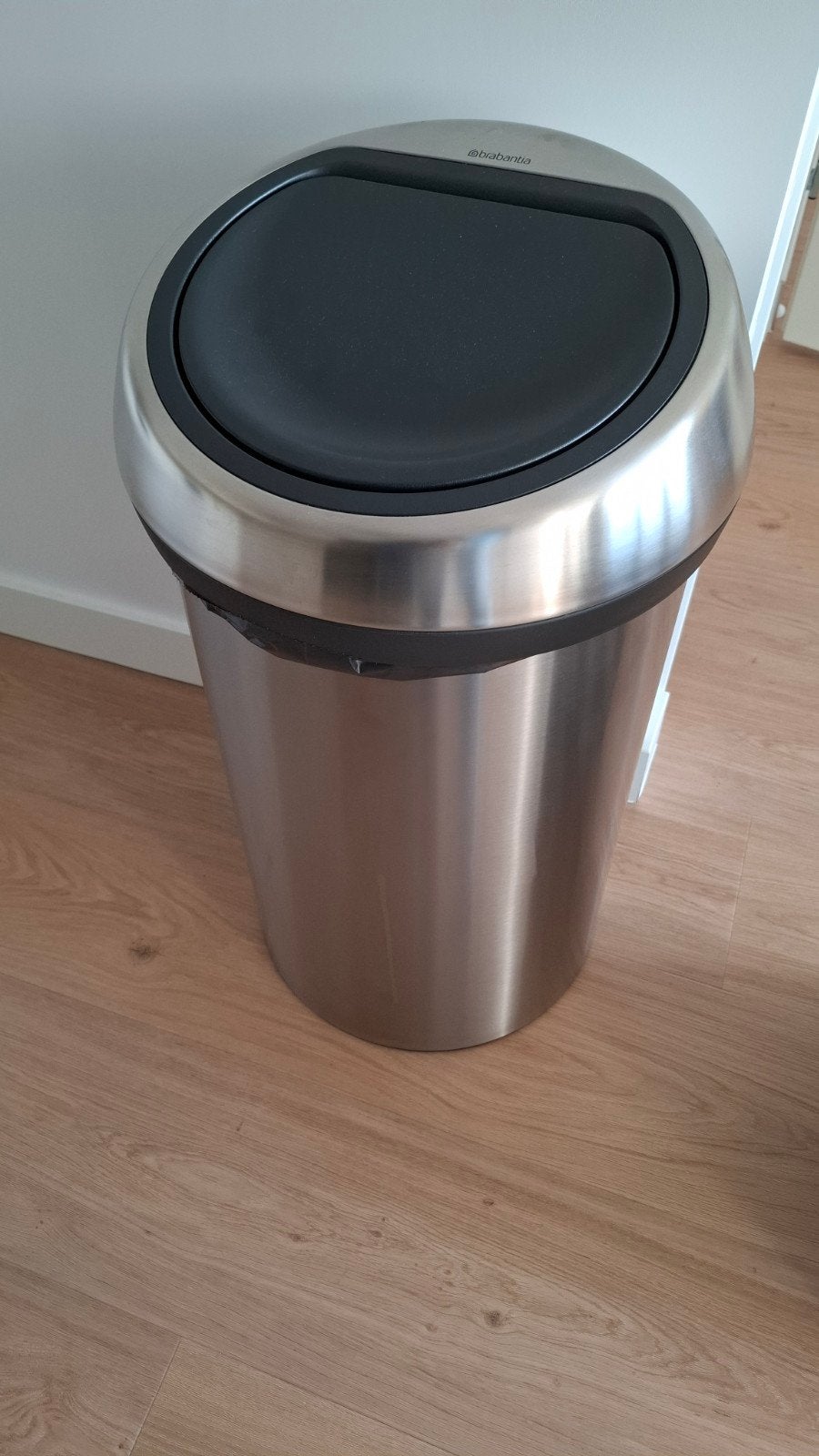 Brabantia Soft Touch Prullenbak RVS 60 Liter, Huis en Inrichting, Woonaccessoires | Prullenbakken, 40 liter of meer, Ophalen of Verzenden