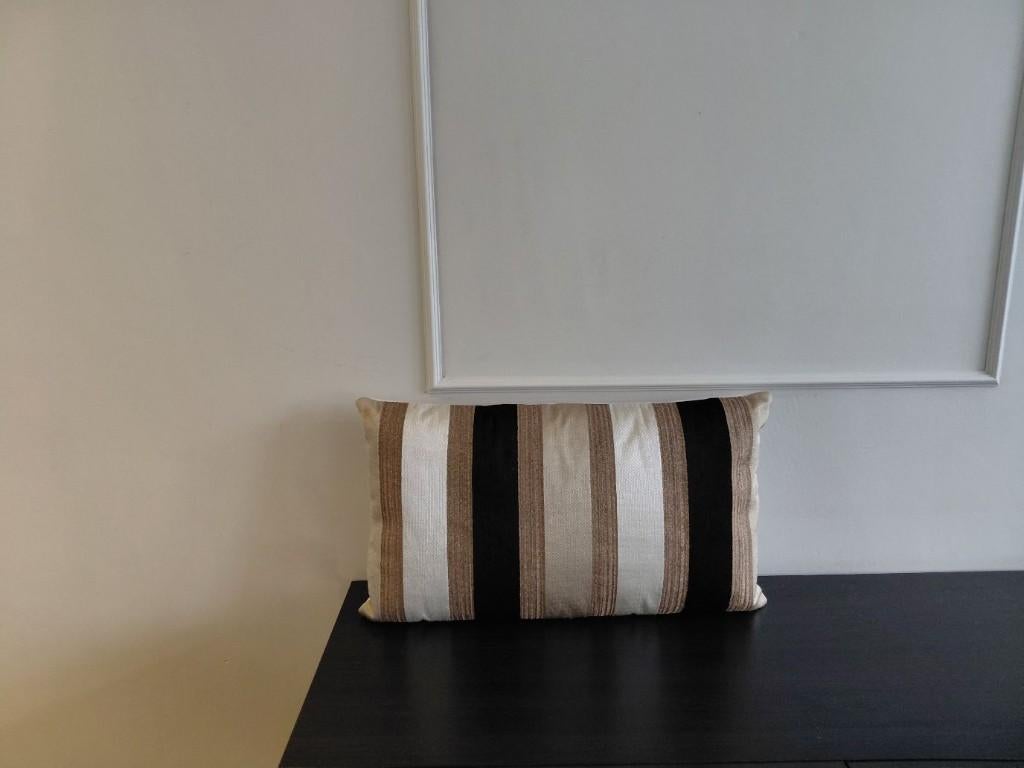 Colmore by Diga - Kussen - 40x60 cm - Beige / Brons / Zwart, Huis en Inrichting, Woonaccessoires | Kussens, Ophalen of Verzenden