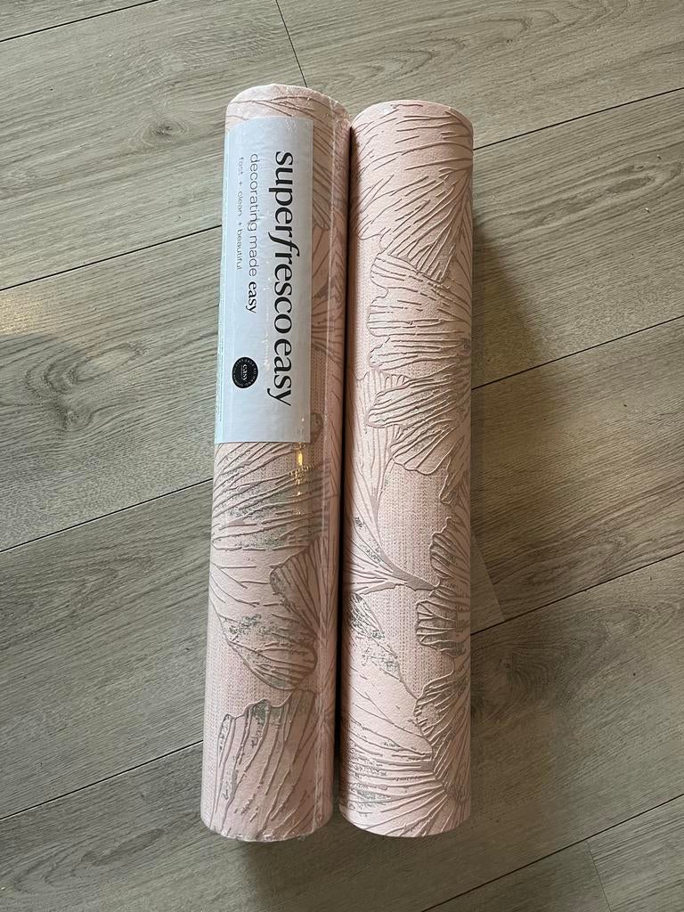 2 rollen behang NIEUW!!, Ophalen of Verzenden, Roze
