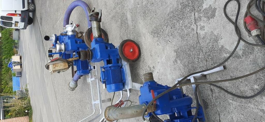waterpompen. type onbekend.  50 tot 85 kuub per uur, Zakelijke goederen, Ophalen