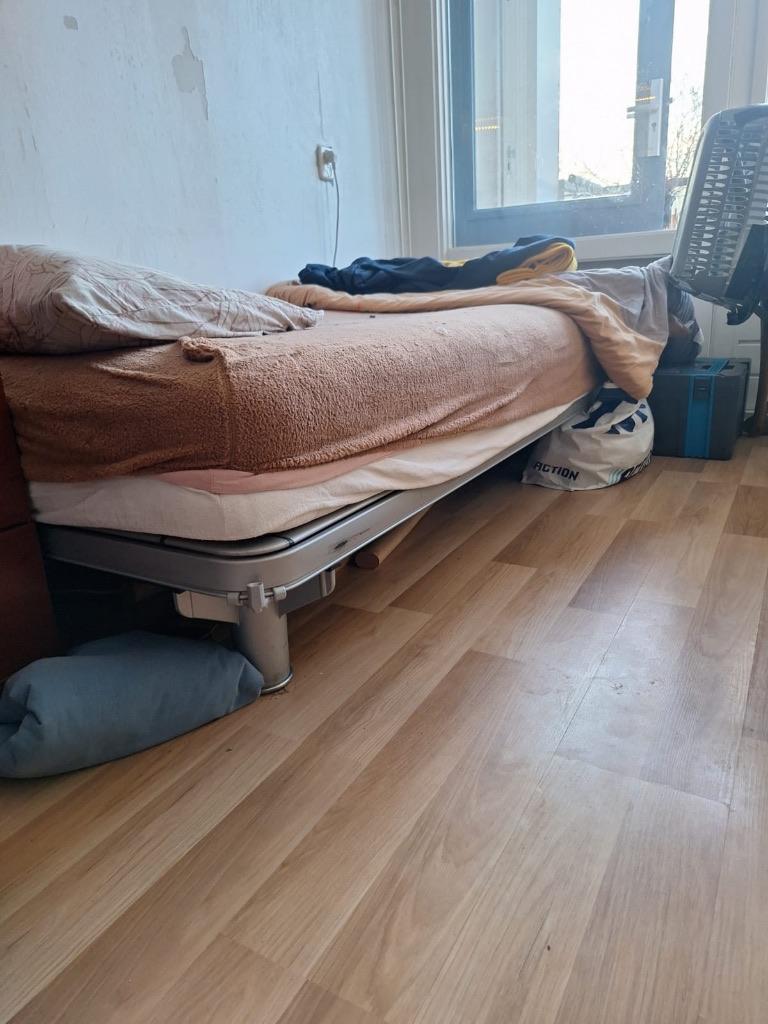 1 persoons bed, Huis en Inrichting, Slaapkamer | Bedden, Gebruikt, Eenpersoons, 90 cm, Hout, Ophalen
