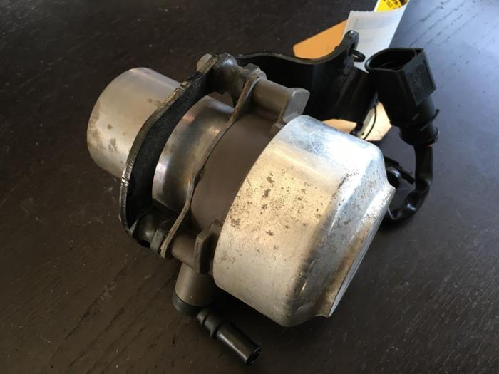 Vacuumpomp (Benzine) van een Volkswagen Golf, 3 maanden garantie, Gebruikt, Volkswagen