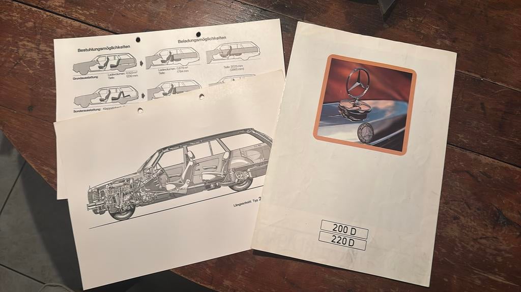 Mercedes 200 folder/pers info, Ophalen of Verzenden, Zo goed als nieuw, Mercedes